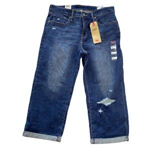 NWT Leviβs Shaping Capris